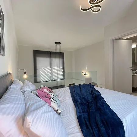 G1 - Stylish Maisonette Near Marina Flisvos * Athens