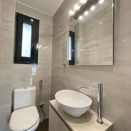 Apartment G1 - Stylish Maisonette Near Marina Flisvos *