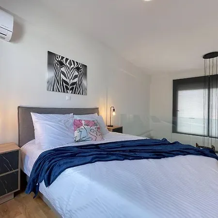 G1 - Stylish Maisonette Near Marina Flisvos * Athens